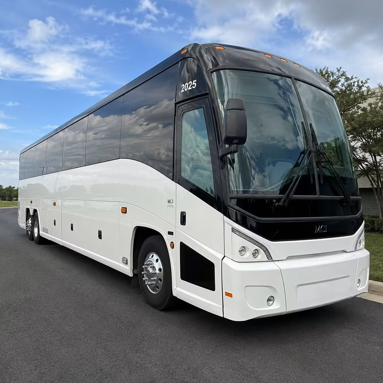 employee shuttle services for lexington businesses and corporate campuses