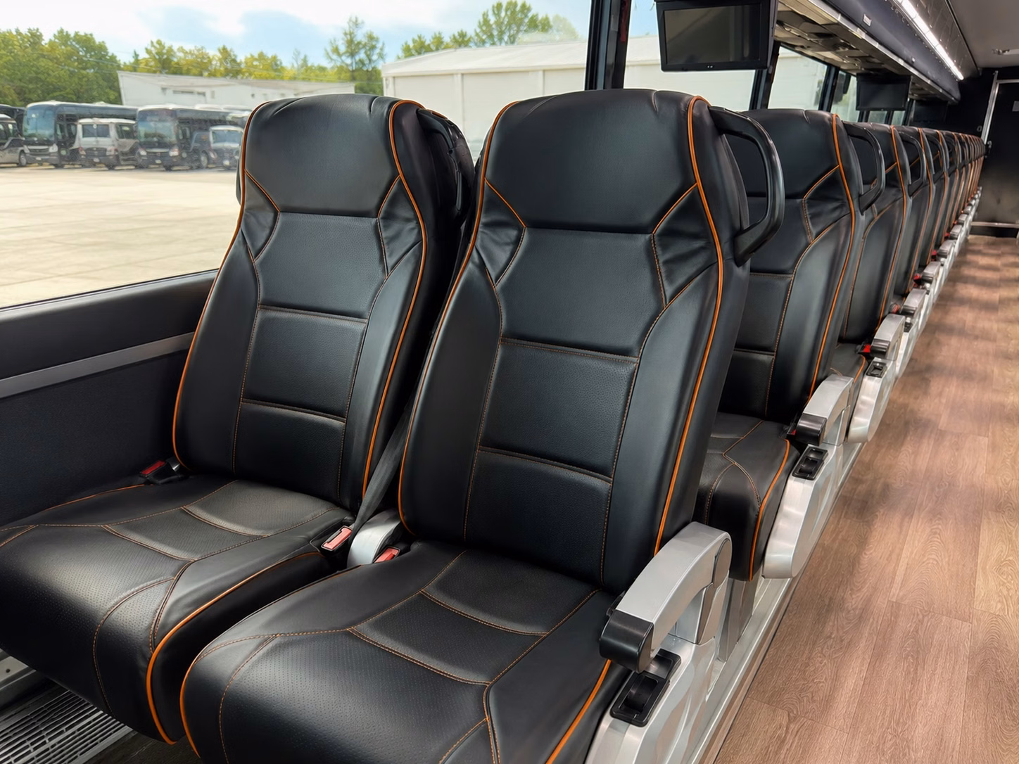 lexington sporting event shuttle buses for horse racing at keeneland